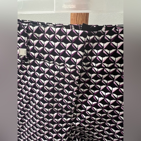 White House Black Market Black/White/Pink/Purple Geometric Shorts NWT sz 2 - Picture 5 of 8